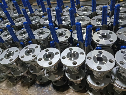 Investasi Casting Stainless Steel Ball Valve dengan kursi PTFE dan badan WCB untuk lingkungan suhu tinggi